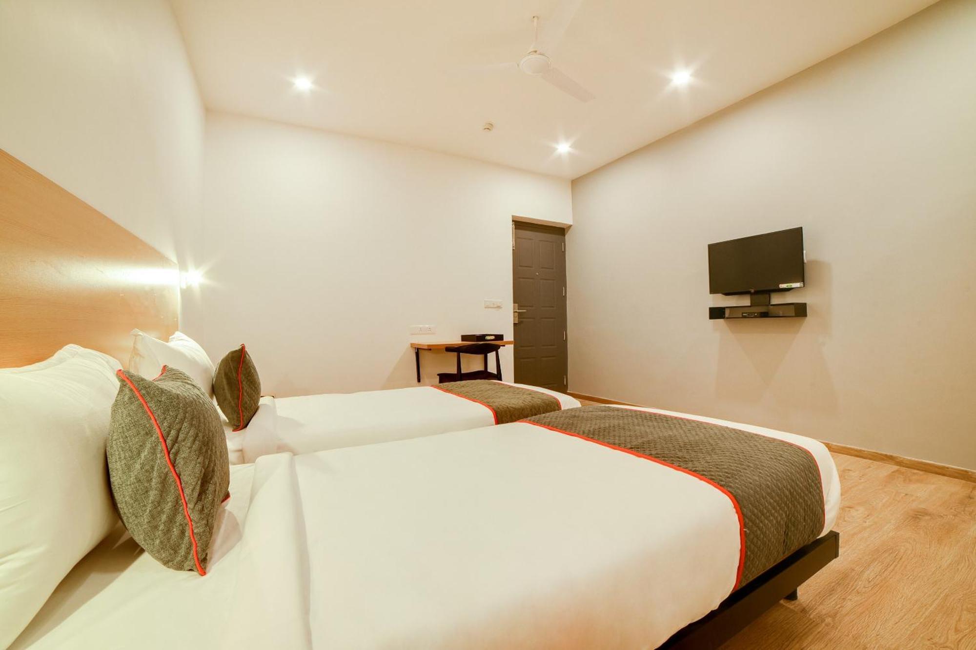 Super Townhouse Hosur Main Road Bommanahalli Near Gopalan Innovation Mall Бангалор Экстерьер фото