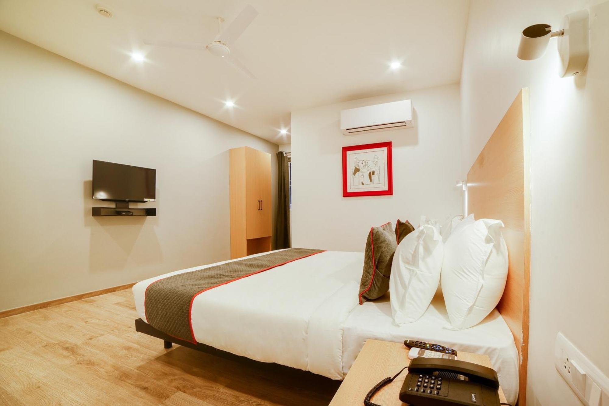 Super Townhouse Hosur Main Road Bommanahalli Near Gopalan Innovation Mall Бангалор Экстерьер фото