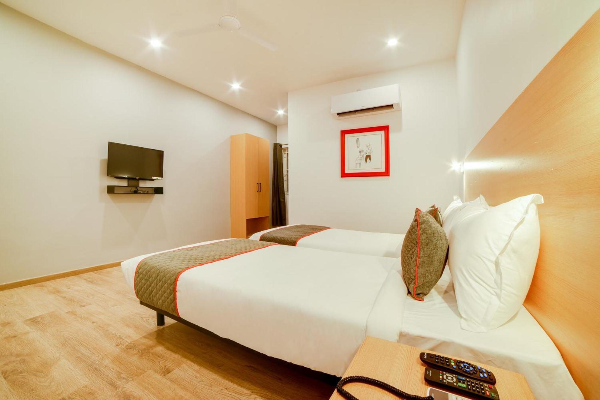 Super Townhouse Hosur Main Road Bommanahalli Near Gopalan Innovation Mall Бангалор Экстерьер фото