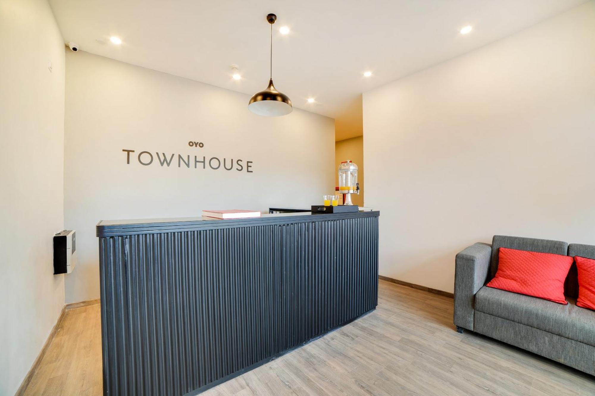 Super Townhouse Hosur Main Road Bommanahalli Near Gopalan Innovation Mall Бангалор Экстерьер фото
