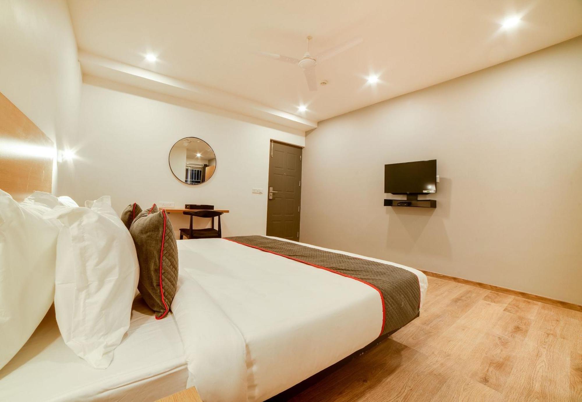 Super Townhouse Hosur Main Road Bommanahalli Near Gopalan Innovation Mall Бангалор Экстерьер фото