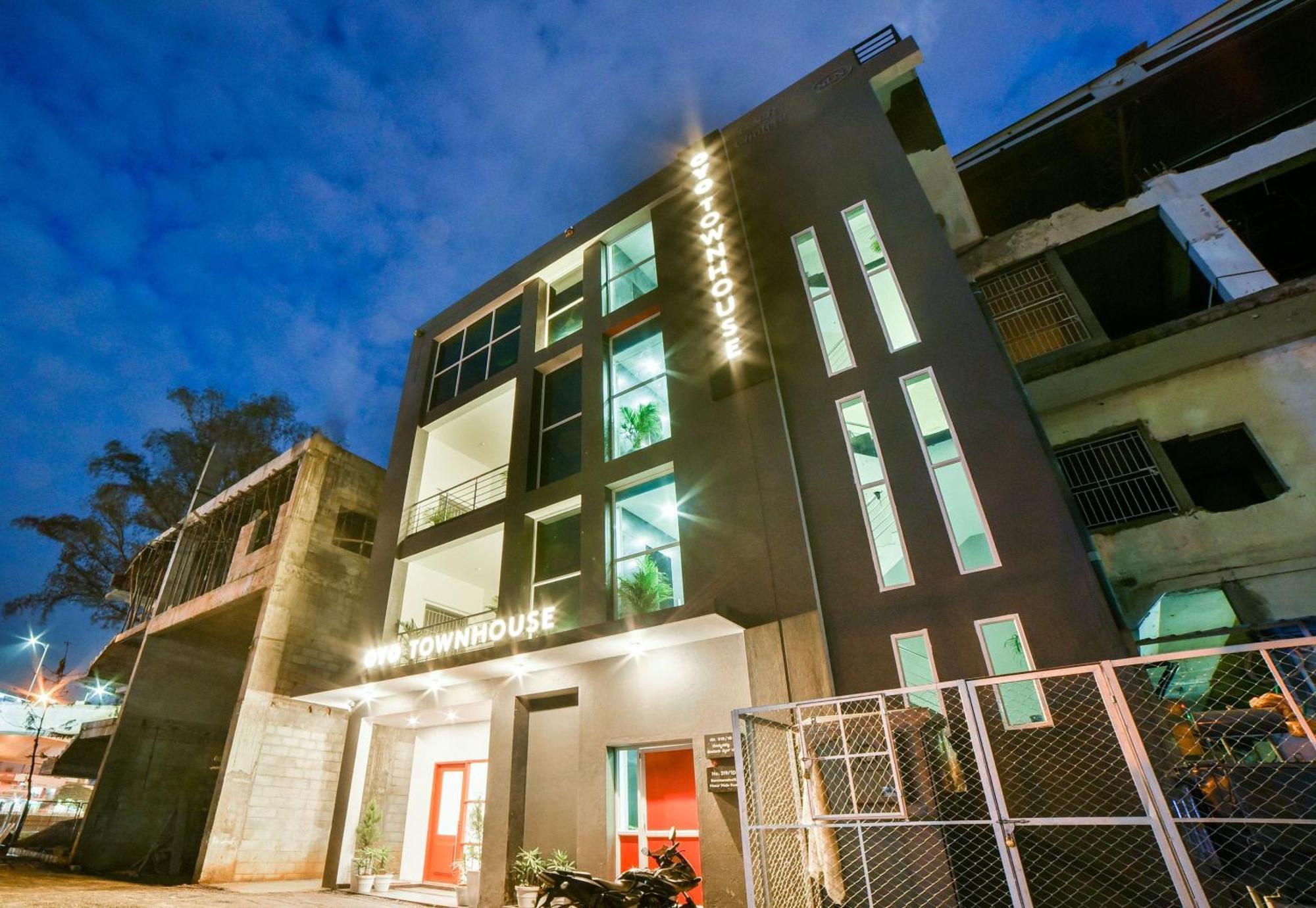 Super Townhouse Hosur Main Road Bommanahalli Near Gopalan Innovation Mall Бангалор Экстерьер фото
