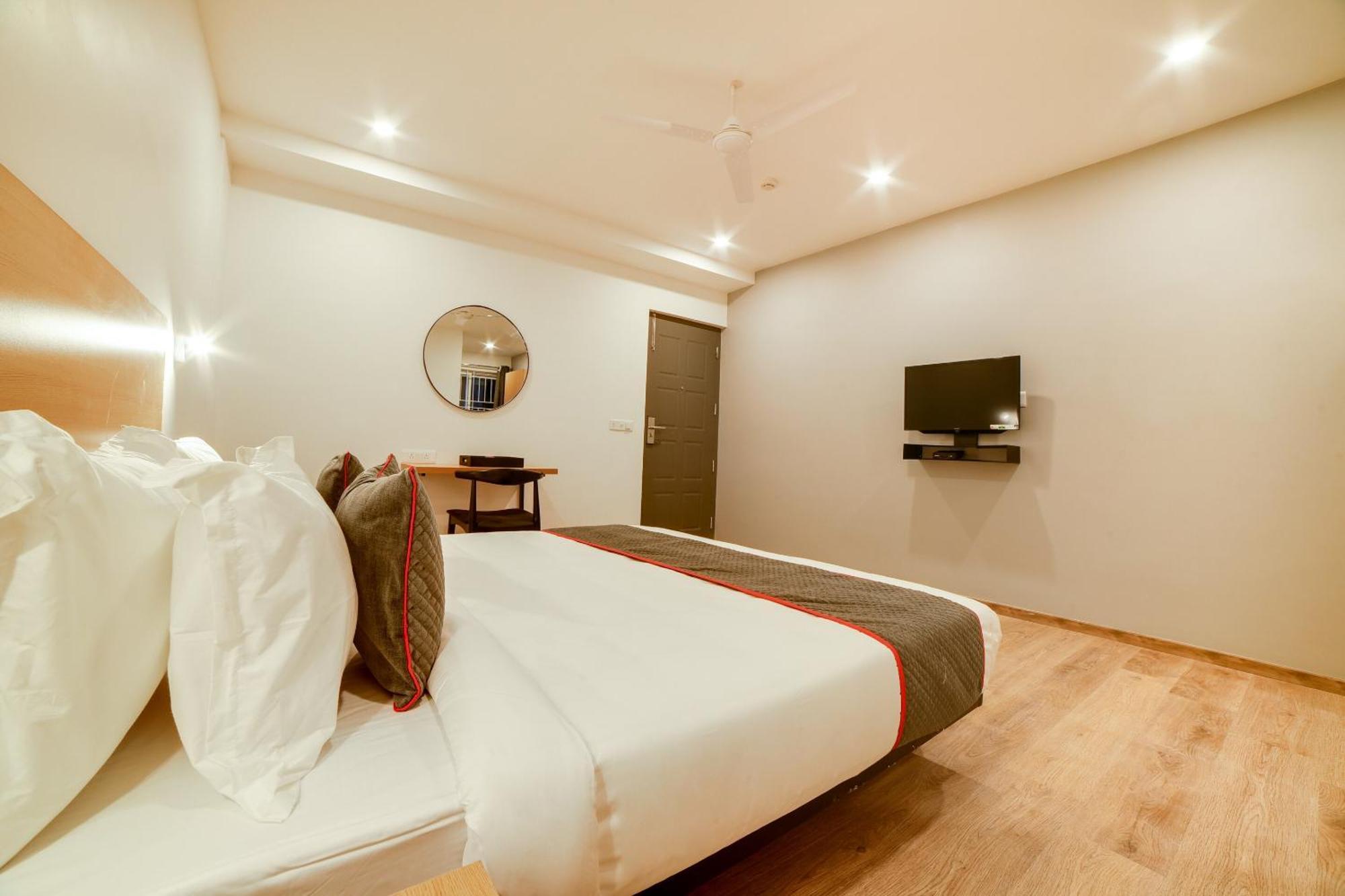Super Townhouse Hosur Main Road Bommanahalli Near Gopalan Innovation Mall Бангалор Экстерьер фото