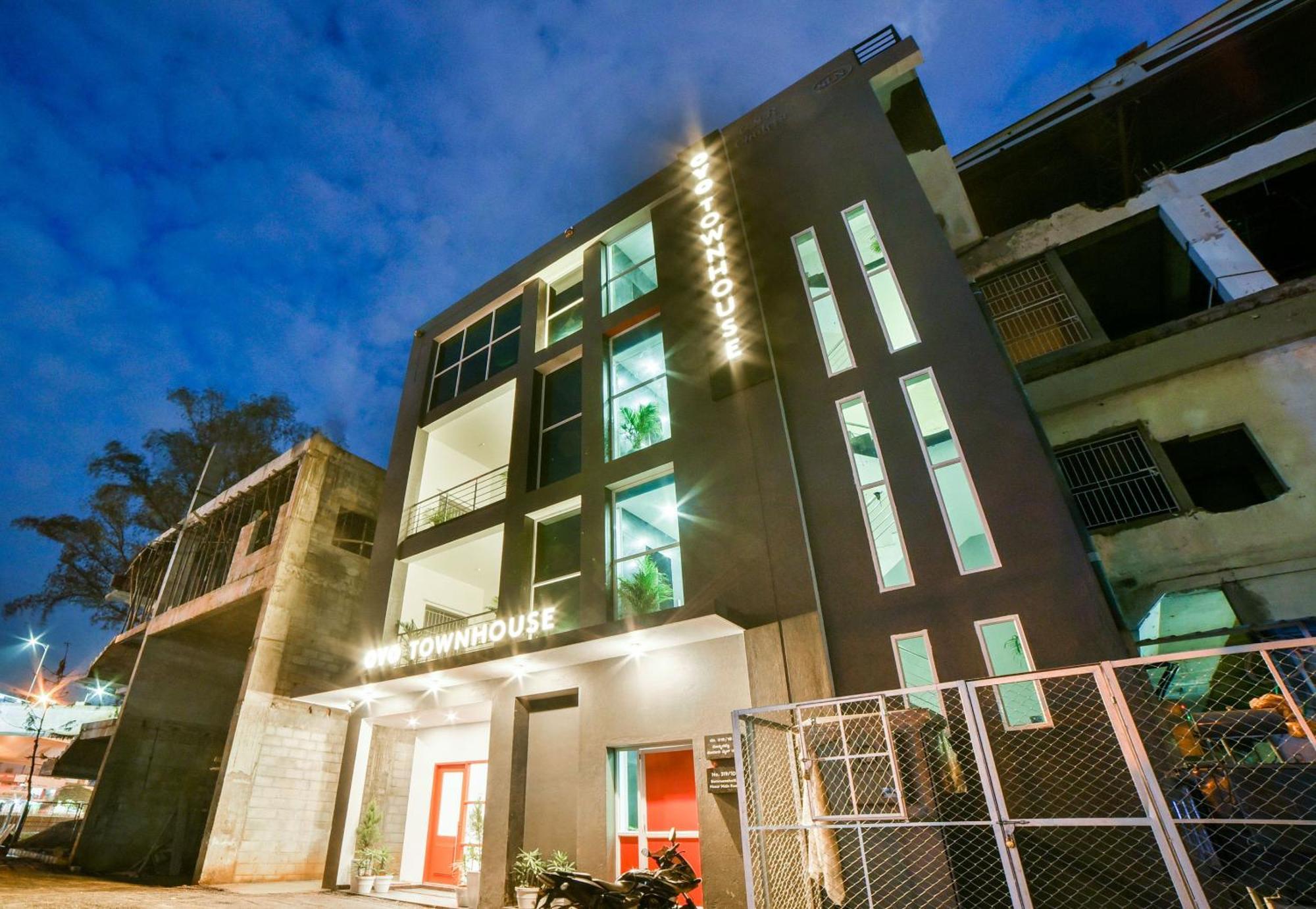 Super Townhouse Hosur Main Road Bommanahalli Near Gopalan Innovation Mall Бангалор Экстерьер фото