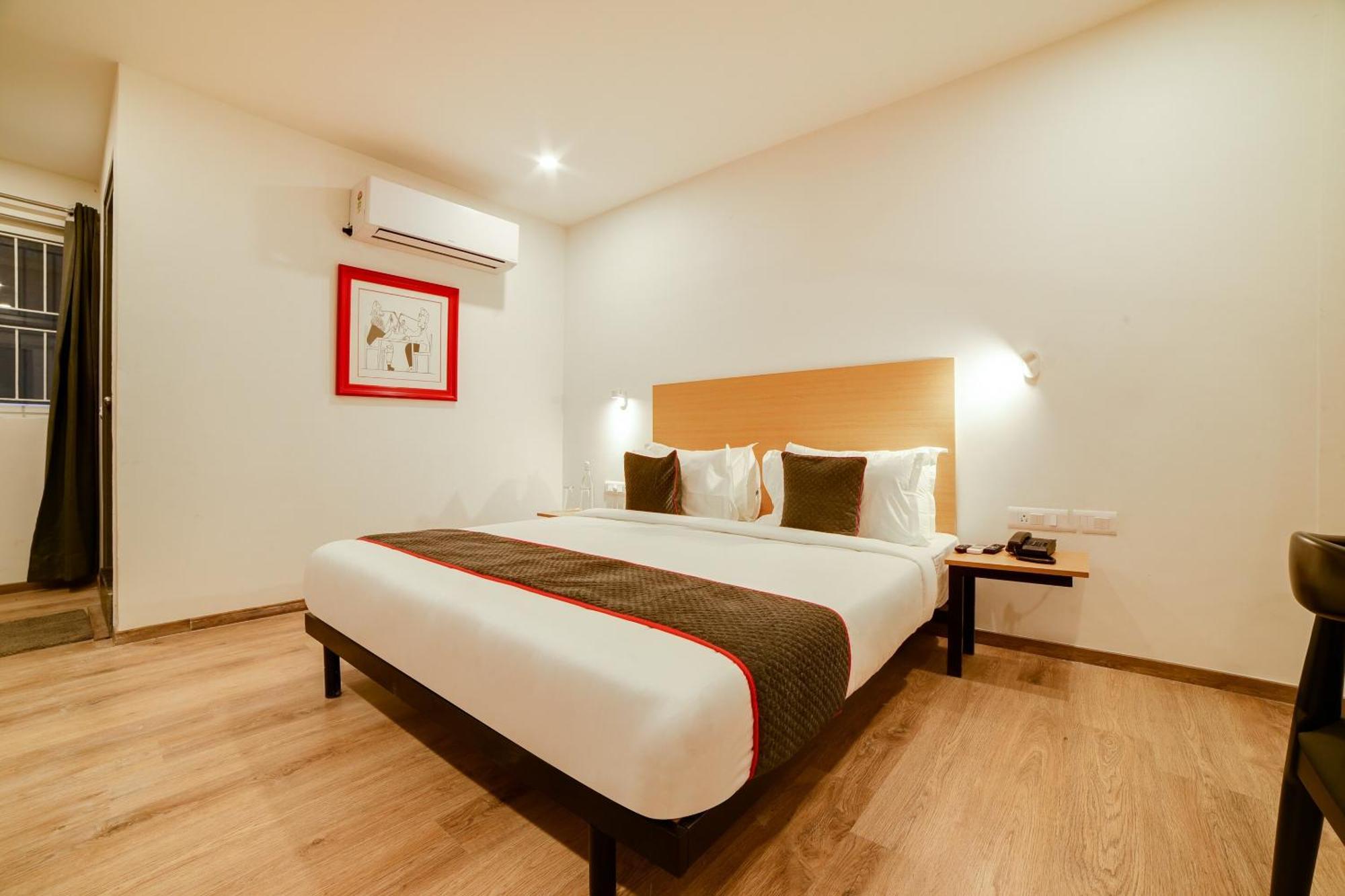 Super Townhouse Hosur Main Road Bommanahalli Near Gopalan Innovation Mall Бангалор Экстерьер фото