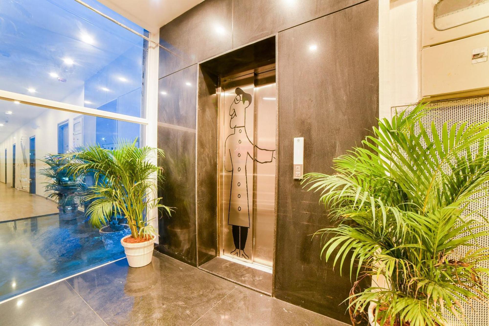 Super Townhouse Hosur Main Road Bommanahalli Near Gopalan Innovation Mall Бангалор Экстерьер фото